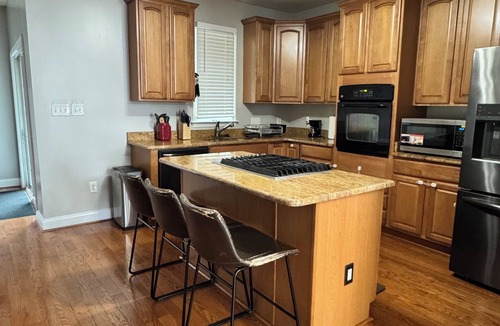 Roland Park House | Spacious Baltimore Charm- Perfect for Families and Large Groups