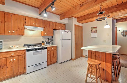 Intervale House | Spacious Bartlett Townhome < 6 Mi to Attitash Mtn!