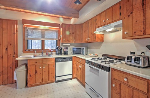 Intervale House | Spacious Bartlett Townhome < 6 Mi to Attitash Mtn!