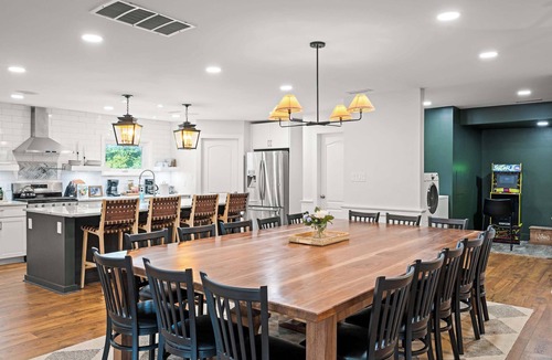 Williamstown House | Spacious Home for 12 Near Ark - w/Pool & Hot Tub!