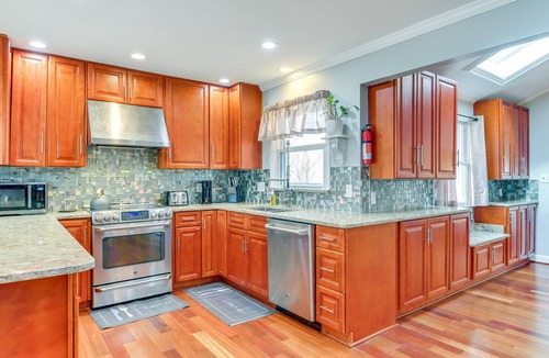 Severn House | Spacious Home w/Tranquil Patio ~ 29 Mi to DC!