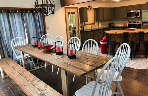 Bushkill House | Spacious Slopeside Lodge! Sleeps 10 + Beautiful Pocono Getaway!