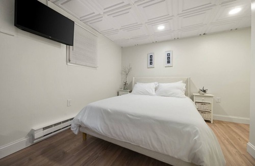 Sylvan Beach Bed & Breakfast | Sylvan Beach Studio | The Beachside Co. Suite #1