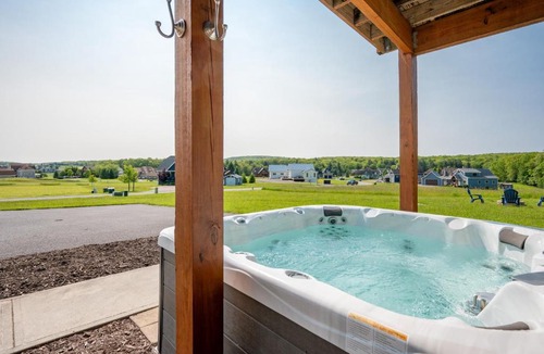 Waterfront Greens House | Tee Time