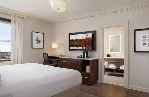 Summit Hotel | The Albion Summit