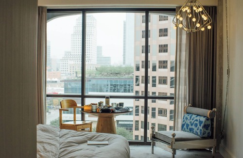 Congress Avenue Historic District Hotel | The LINE Austin