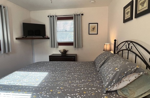 Milford House | Tranquil setting under 10 minutes to Dreams Park w/fire pit