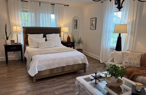 Crisp House | Tranquil Suite Studio