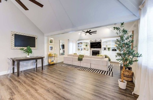 Katy House | Ultimate Getaway Explore Katy & Houston in Style