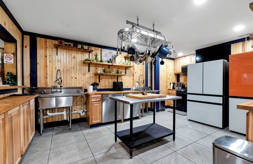 Talking Rock House | Ultimate Getaway w/Pool, Game Room & Custom Bar!