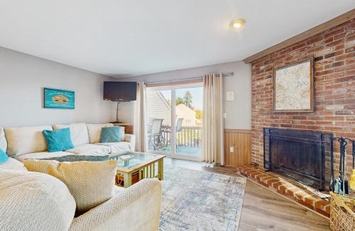 Center Ossipee House | Water