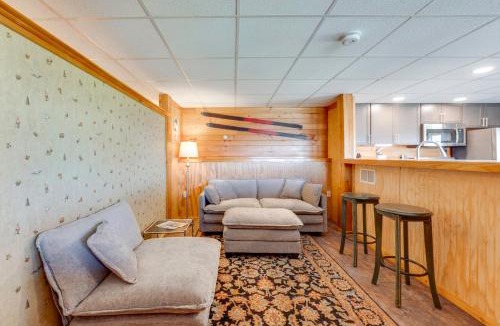 Bethlehem Apartment | White Mountains Escape! Shared Patio + Yard