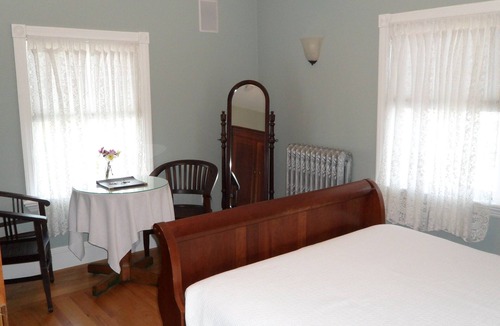 Off Broadway Bed & Breakfast | Windsome Bed & Breakfast