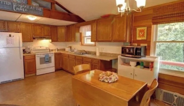 100' Cayuga Lakefront Cottage Private Dock & Boat Lift Sleeps 8