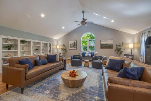 4BR Retreat, 16mi to Acadia, Firepit and Game Room