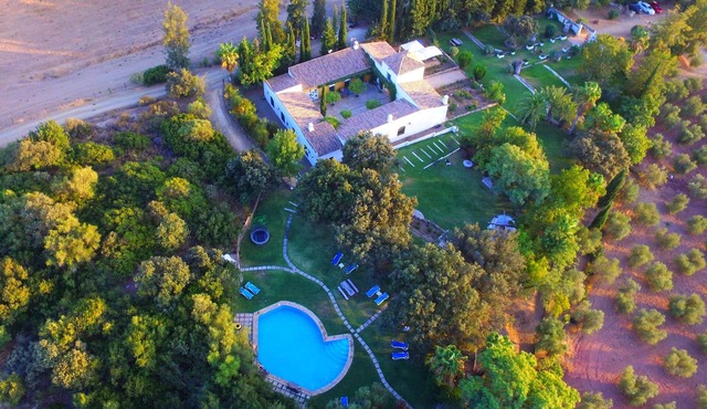 Authentic Spanish country house with royal garden and lovely pool in Puerto Serrano
