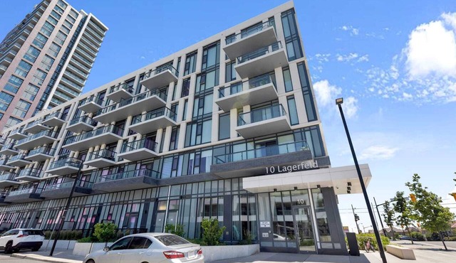 Brampton Modern Condo by GO Station