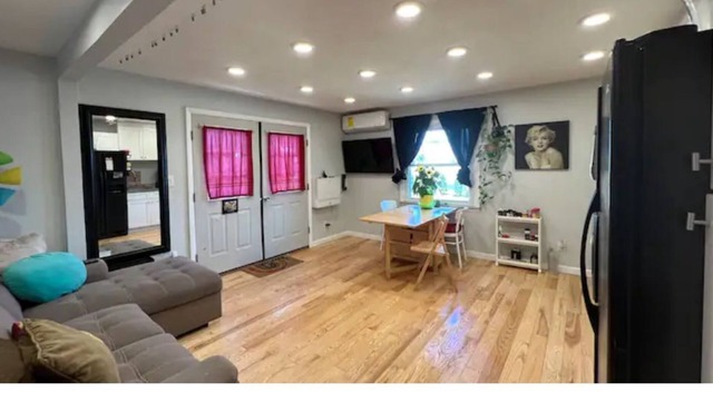 Bright & Comfy Private Entrnce Suite | 1-BR | Kitc in Cranston