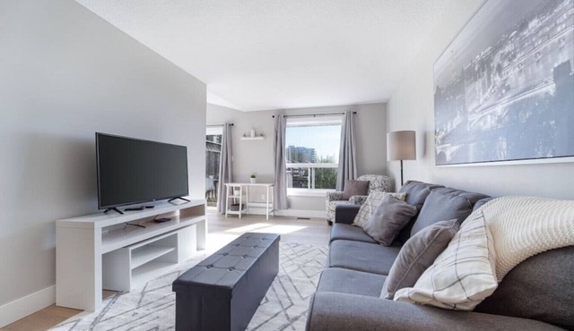 Bright & Spacious - 3-Bedroom Home