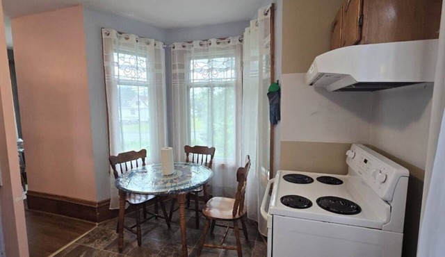 Bright & Spacious Garden View Apartment | Fully Furnished | Monthly Stays in Springhill