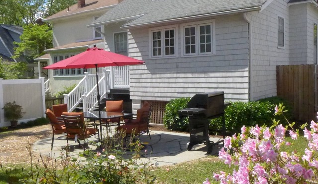 Charming Annapolis Cottage-Steps from Naval Academy & Downtown with parking.