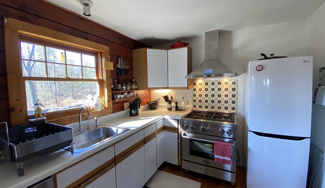 Charming, Tranquil Catskills Log Home.