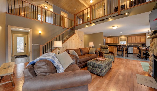 Exceptionally reviewed new country home with 3 bed, 3 bath, sleeping for 8