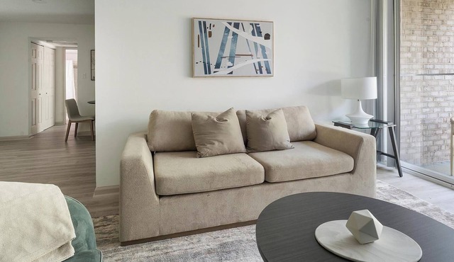 Landing | Beautiful 1BD, Gym, Pool