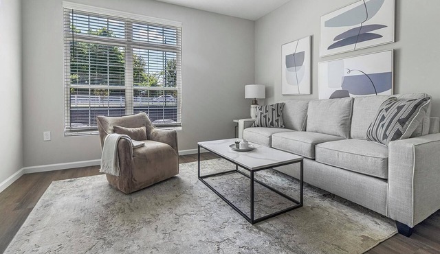 Landing | Stunning 2BD, Gym, Clubhouse