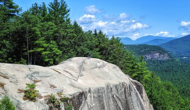 LOCATION, COMFORT & VIEWS IN THE WHITE MOUNTAINS!