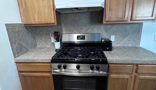 Modern South Austin Townhome 2BR + Office Private Backyard