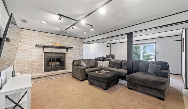 Morgantown Stay Near Trails, Deck & Fire Pit