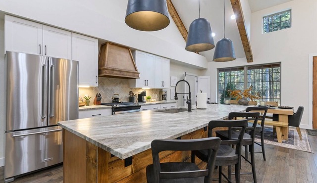Pickleball, Pool, Splash Fountain ,Clubhouse , Walking Trails , Basketball