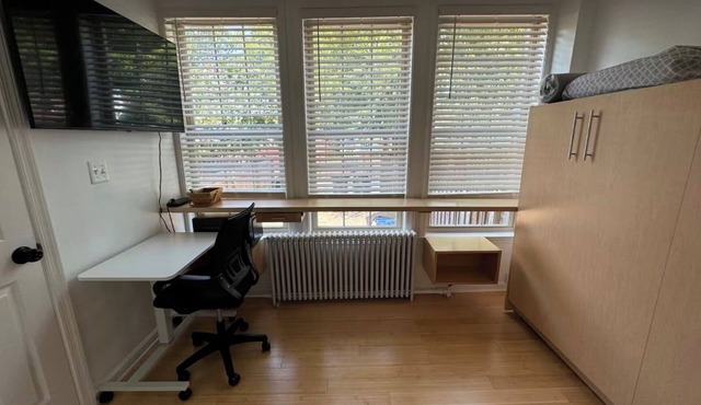 Private studio apartment with free parking