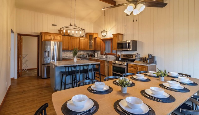 Secluded Oceanfront Chalet: Hot tub, Game Room, Arcade in Hancock