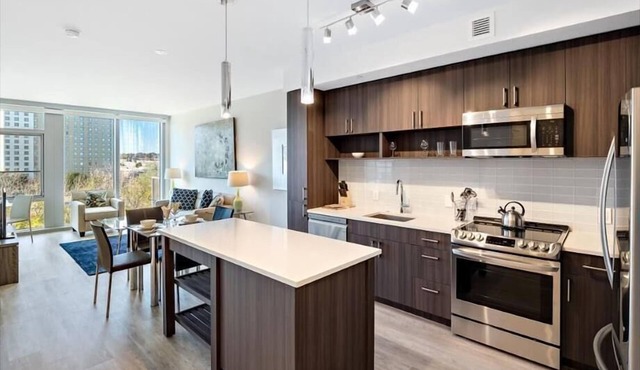 Sleek 1BR | Upscale Amenities | Business Traveler Friendly | Crystal City by GLS