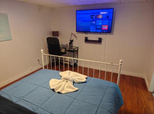 Spacious Basement Lower Suite 3BR Home Stay 1 King 2 Queen Beds 2 Car Parkings MAJOR INTERNATIONAL SPORTING EVENT 2026 in Pickering