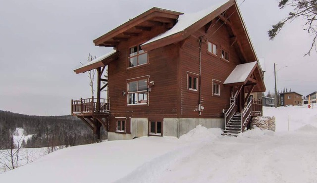 Valhaus |Tavata Chalets | Valinouët in Saint-David-de-Falardeau