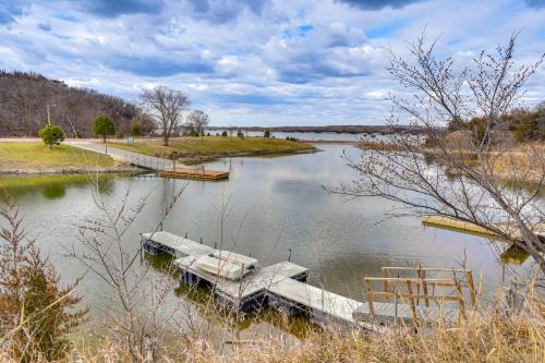 Waterfront Crofton Cabin - Boat Dock & Fire Pit! in Crofton