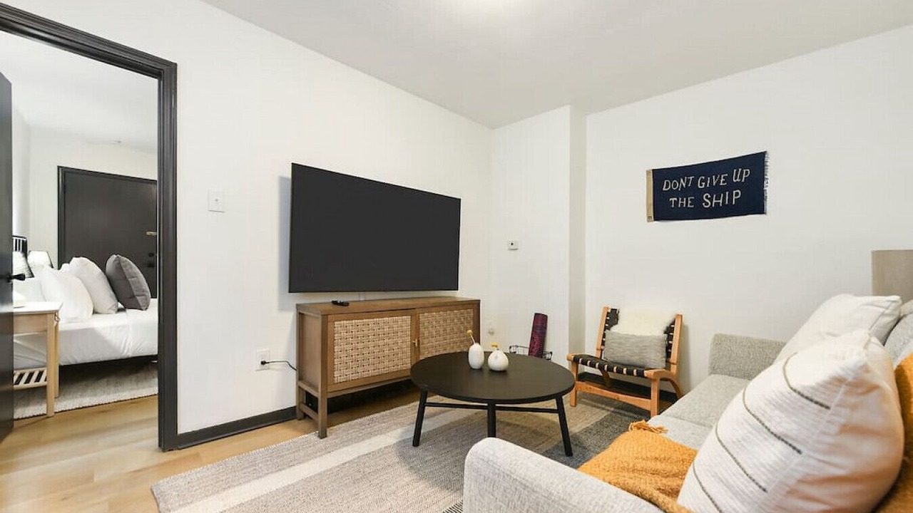 Photo of Livingroom in Lower Lawrenceville