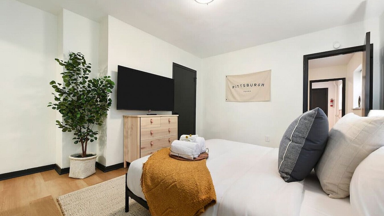 Photo of Bedroom in Lower Lawrenceville