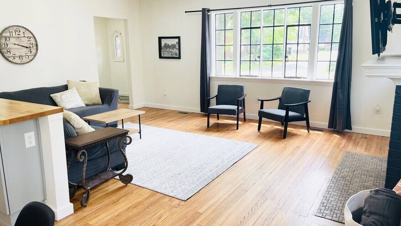 Photo of Livingroom in Detroit