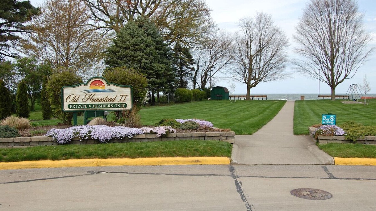 Photo of Others in Huron