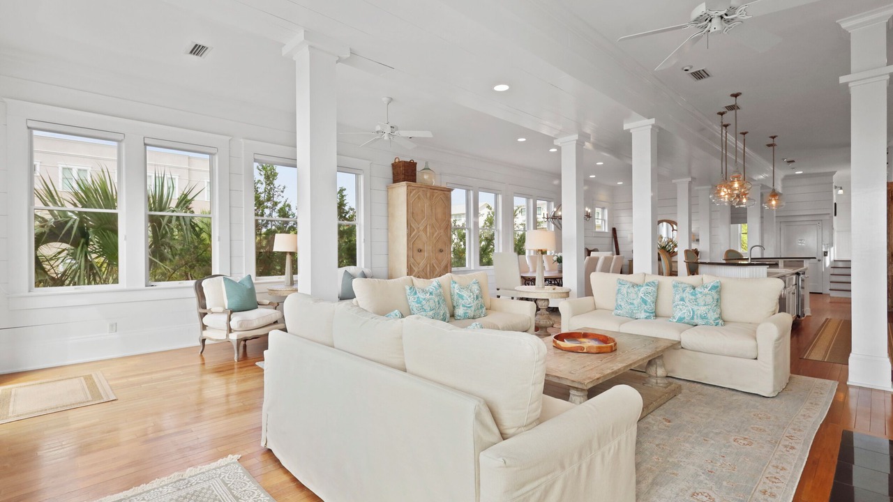 Photo of Livingroom in Saint Simons Island