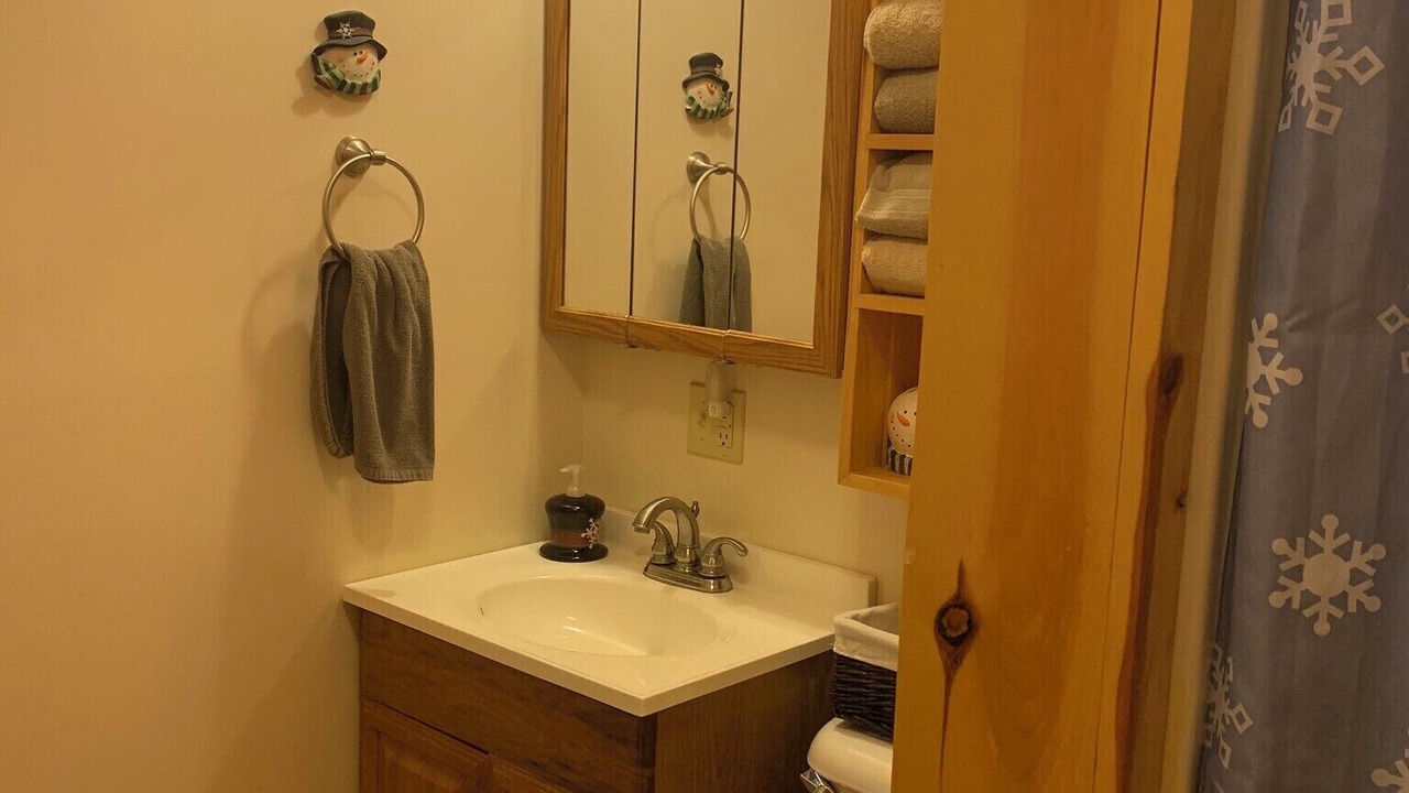 Photo of Bathroom in Edray