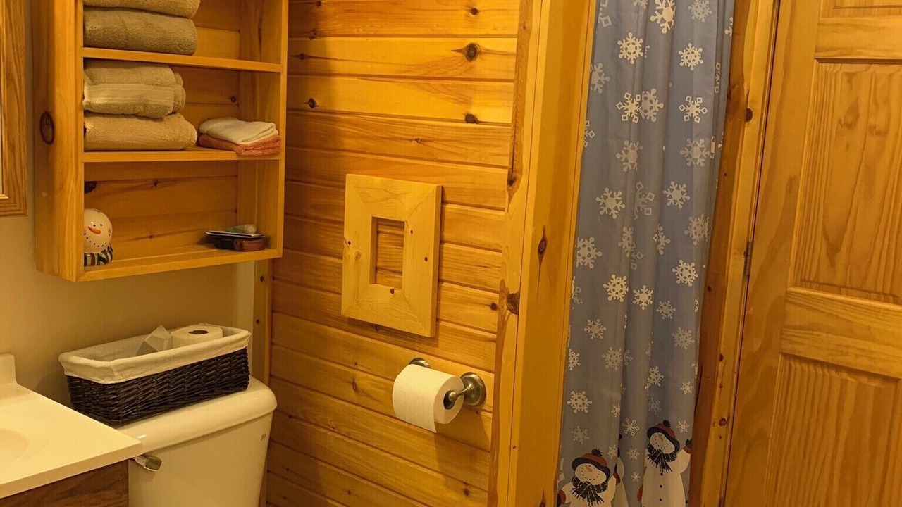 Photo of Bathroom in Edray