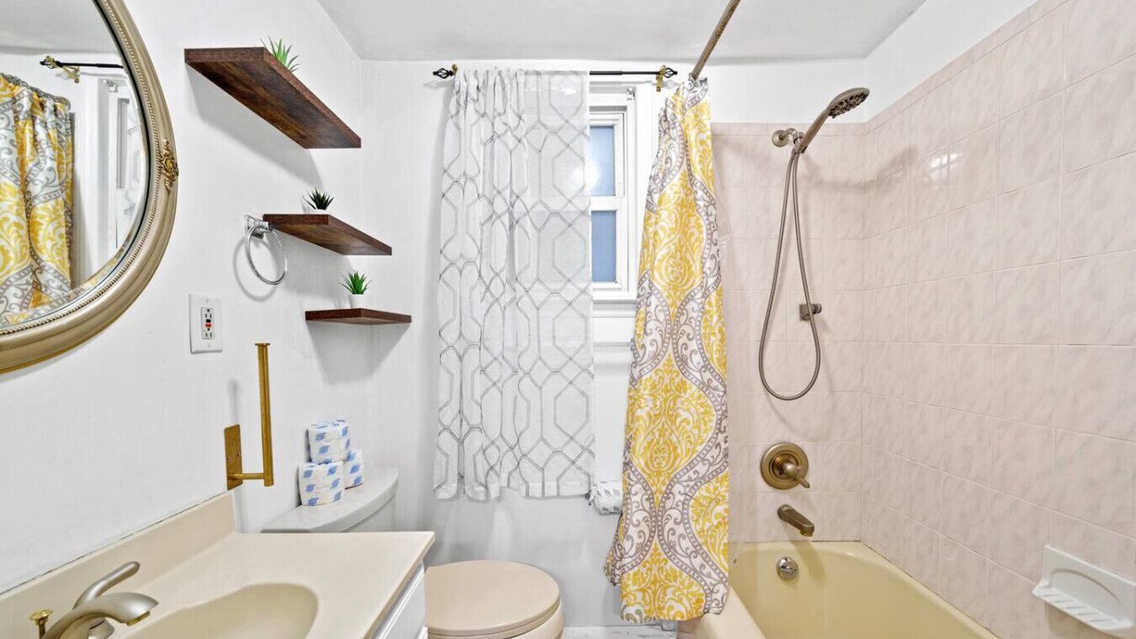 Photo of Bathroom in Constable Hook