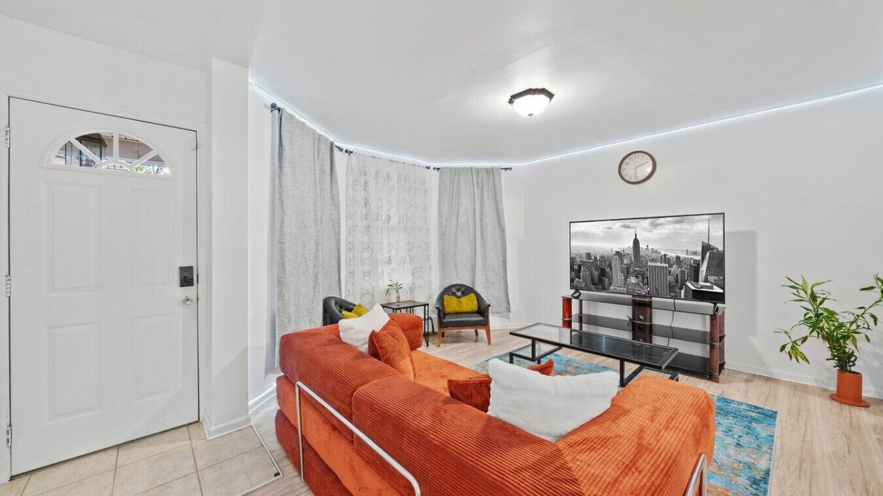 Photo of Livingroom in Constable Hook