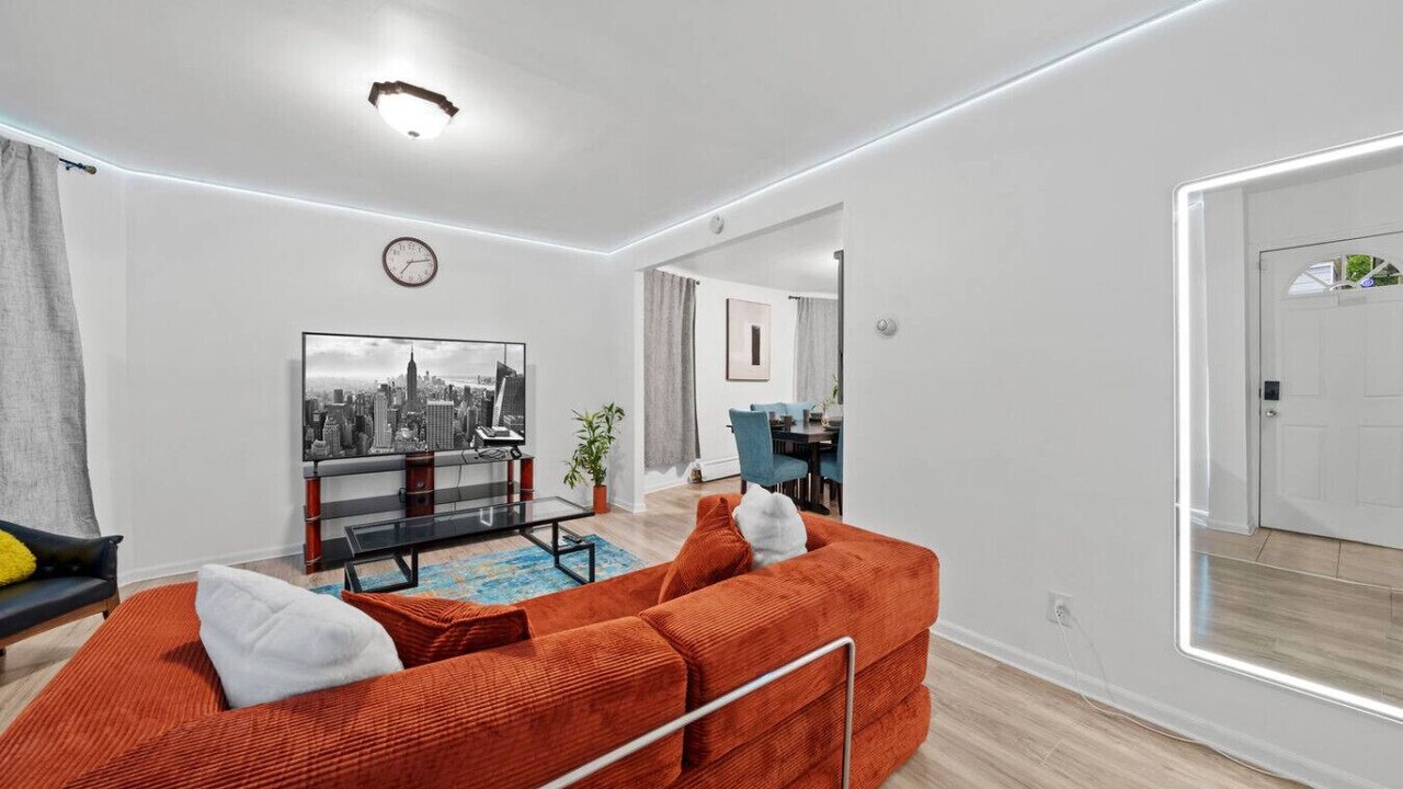 Photo of Livingroom in Constable Hook