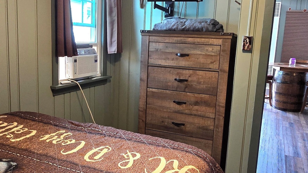 Photo of Bedroom in Geneva-on-the-Lake